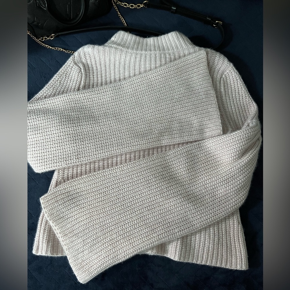 CUTE CASHMERE SWEATER!!! - Picture 5 of 11